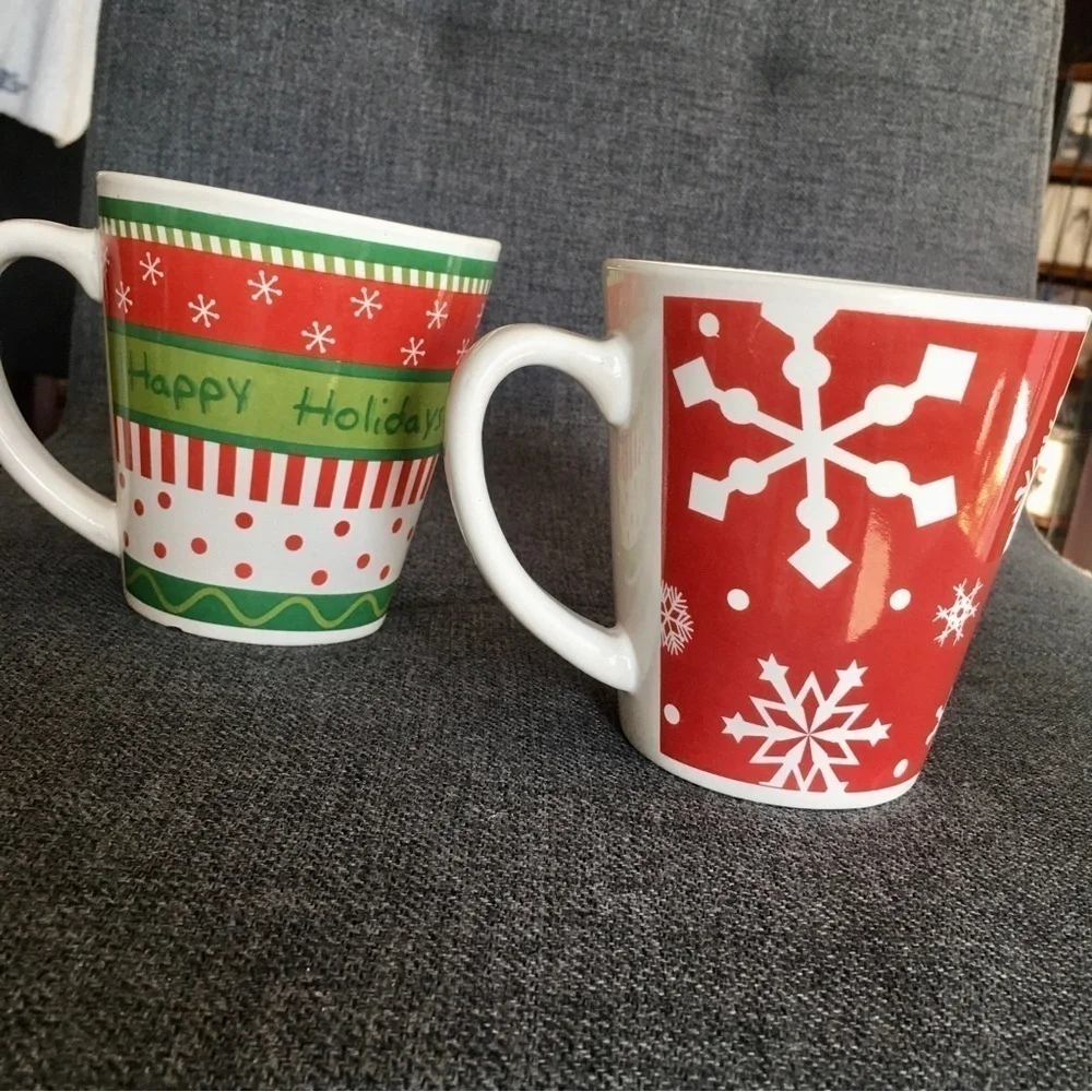 Set/2 Coffee Mugs - Snowflakes, Happy Holidays, Red, Green, 12 oz